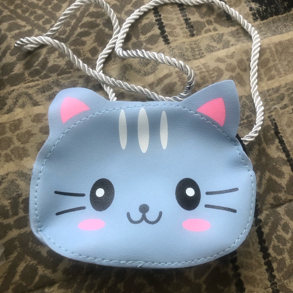 Cute cat purse.